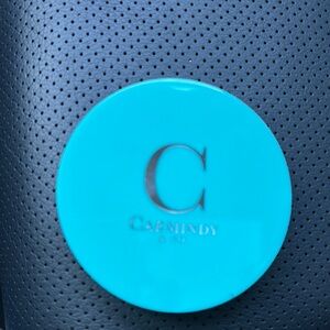 Vibrant Blue Eyeshadow Palette with Modern Design